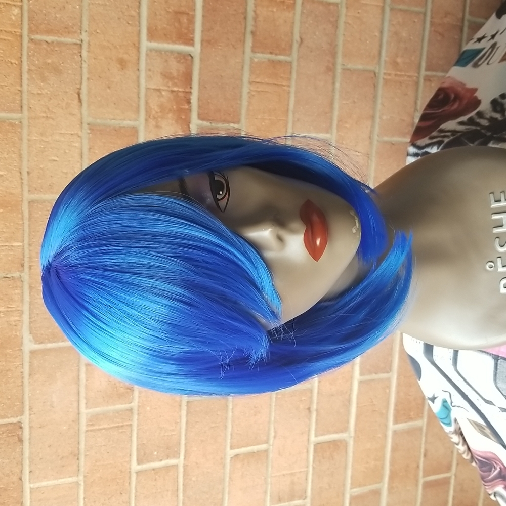 BOB CUT BLUE WIG